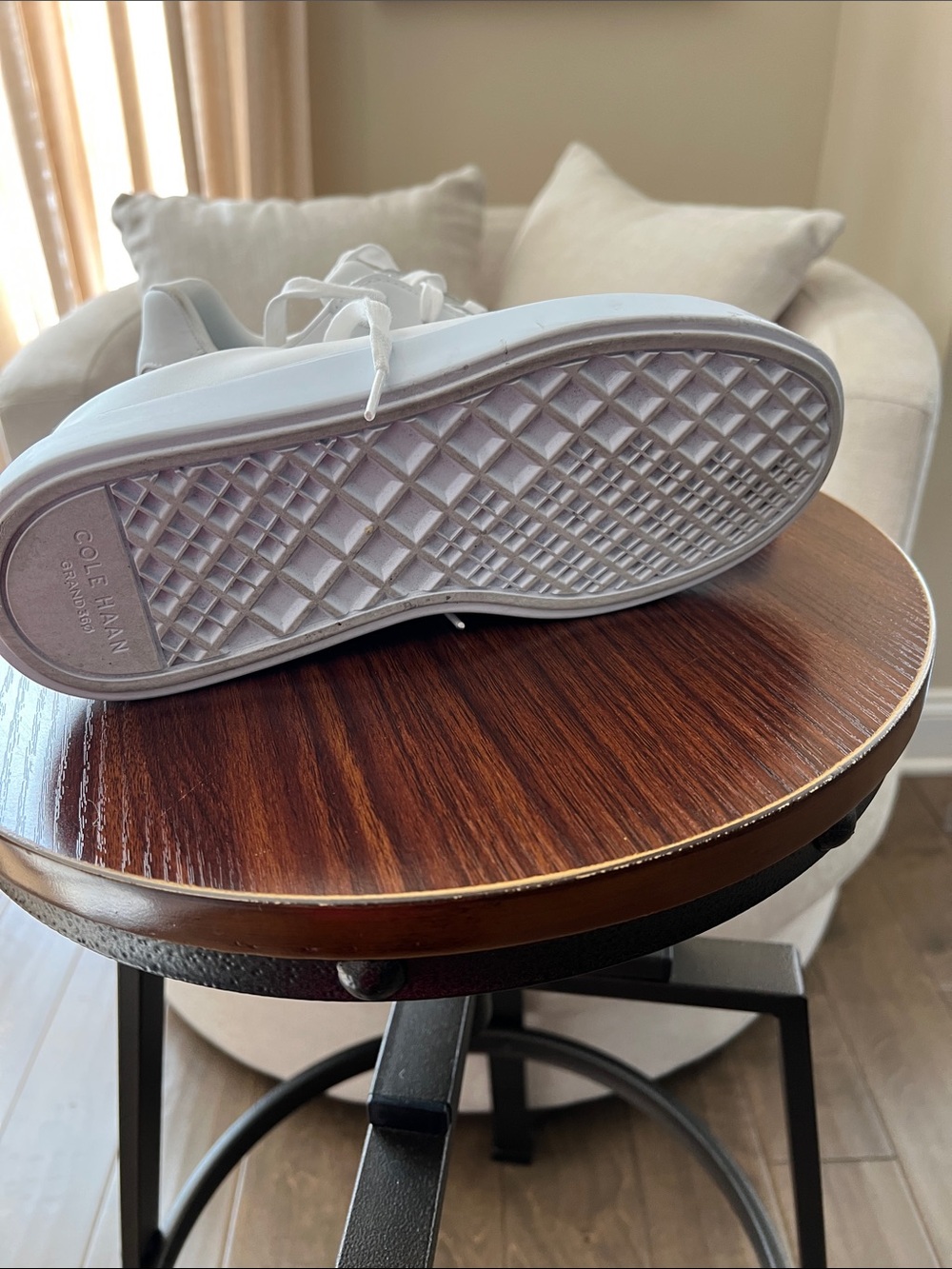 Cole Haan Women’s White Leather Classic Low-Top Sneakers. Excellent Condition. 9 - Picture 4 of 6